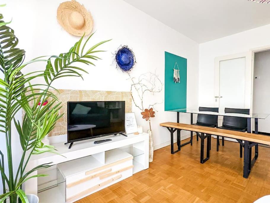 Cosy Spring 2Ch - Place Verdun - Stationnement Gratuit Pau Exterior foto